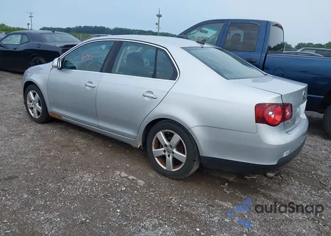 2008 Volkswagen Jetta Se/Sel from USA, damaged, VIN 3VWRM71K88M198823